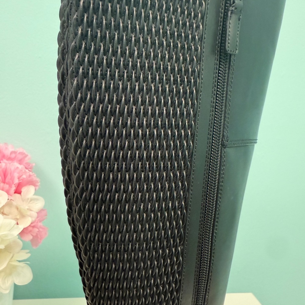 Cole Haan Galina ruched back riding boots in black leather size 5.5 - Picture 5 of 5
